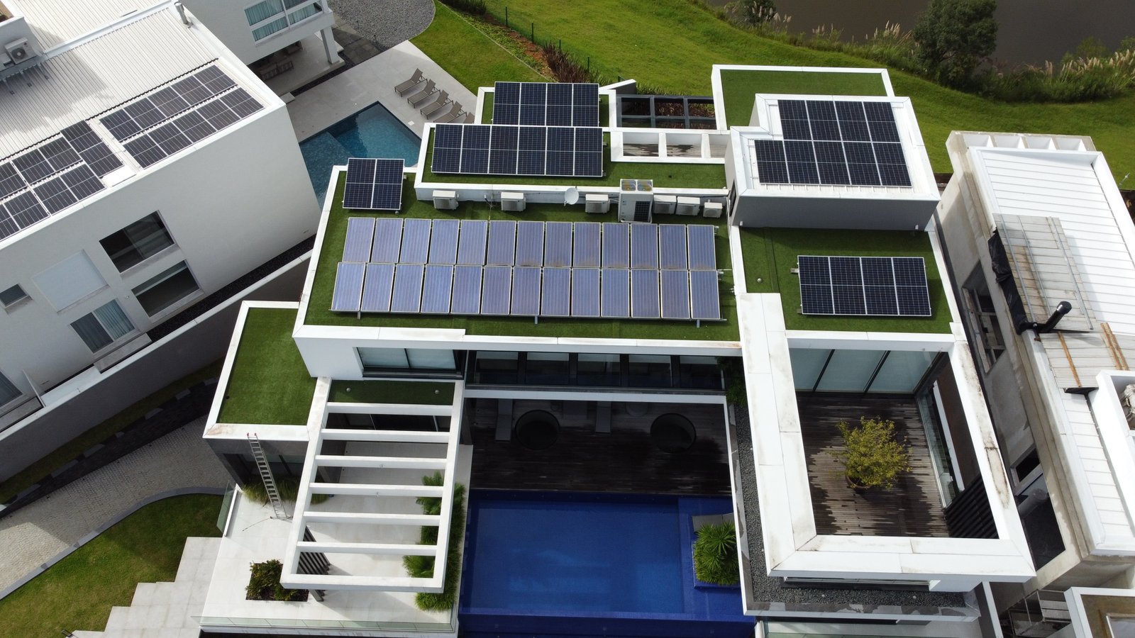 Painéis solares e sistemas de engenharia